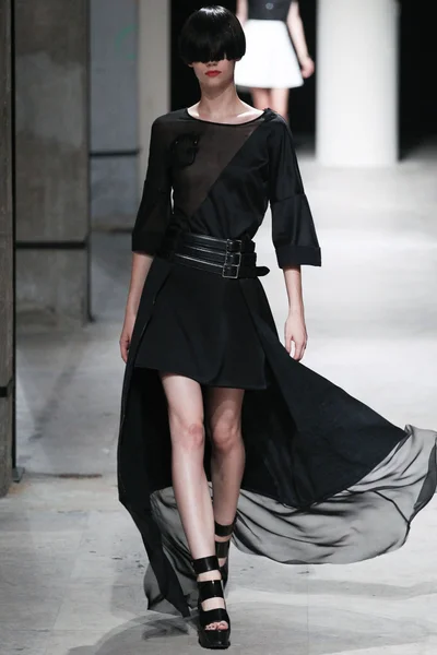 Look 11